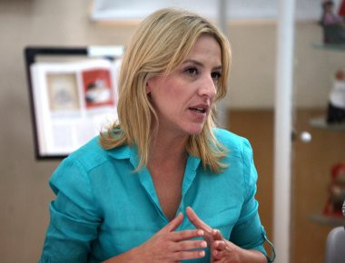 Ρ. Δούρου: Ο Στ.Θεοδωράκης ενδιαφέρεται για τις ψήφους και όχι για τον Σαρωνικό 